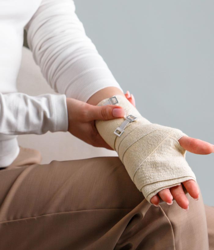 urgent hand issues bandage